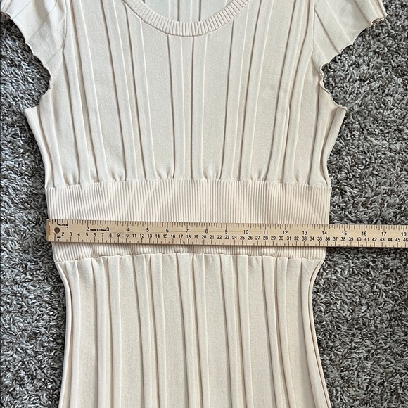 Like New! J. Crew Ribbed Scoopneck Knit Dress Cream in Size L - Picture 14 of 14